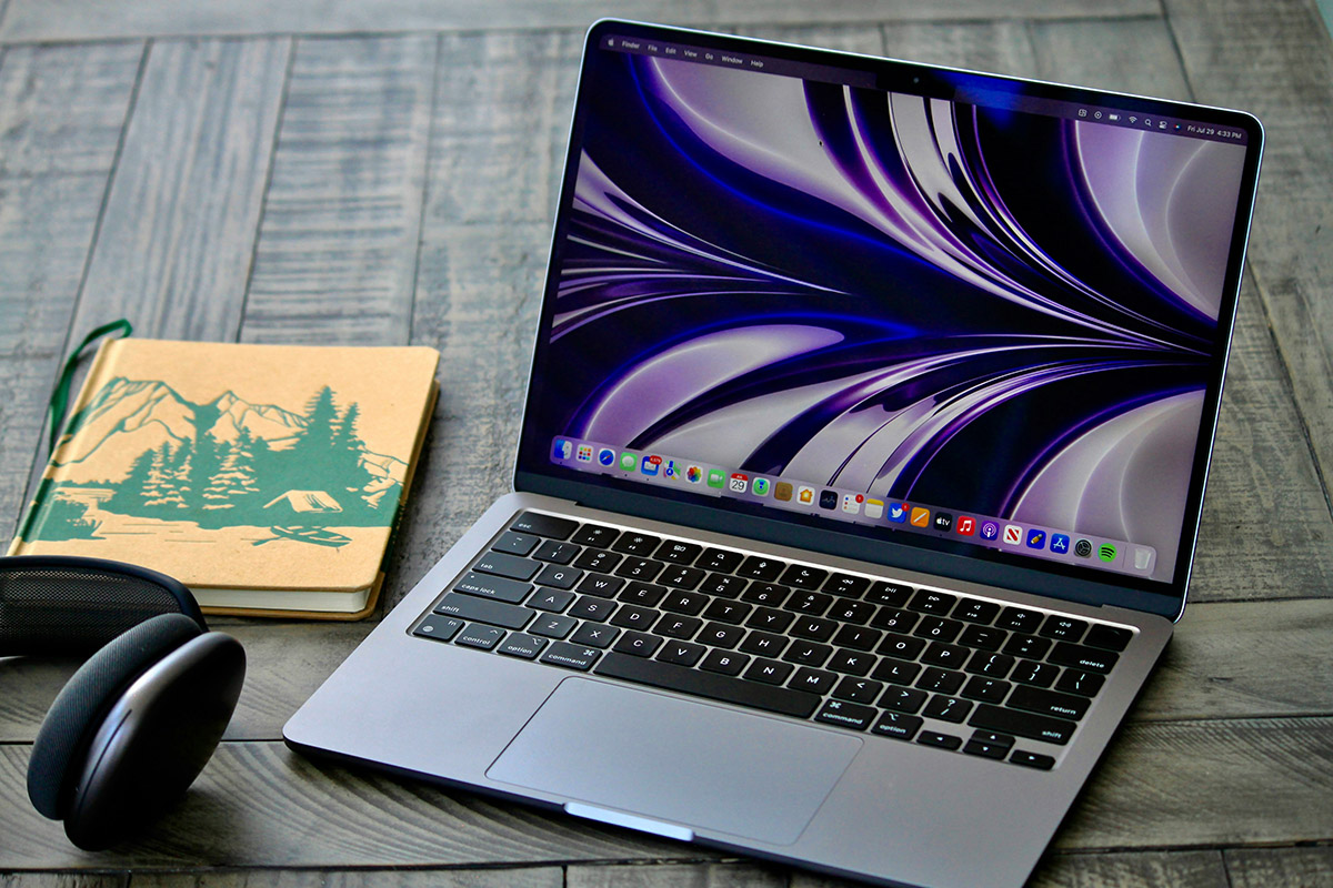 Apple   MacBook Air   